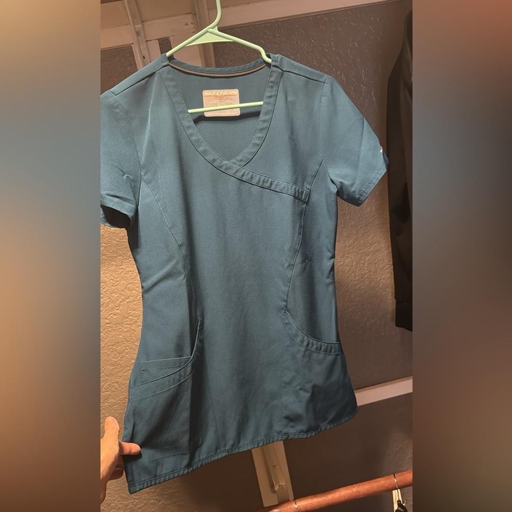 Sketchers Bahama Blue Women's V-Neck Scrub Set